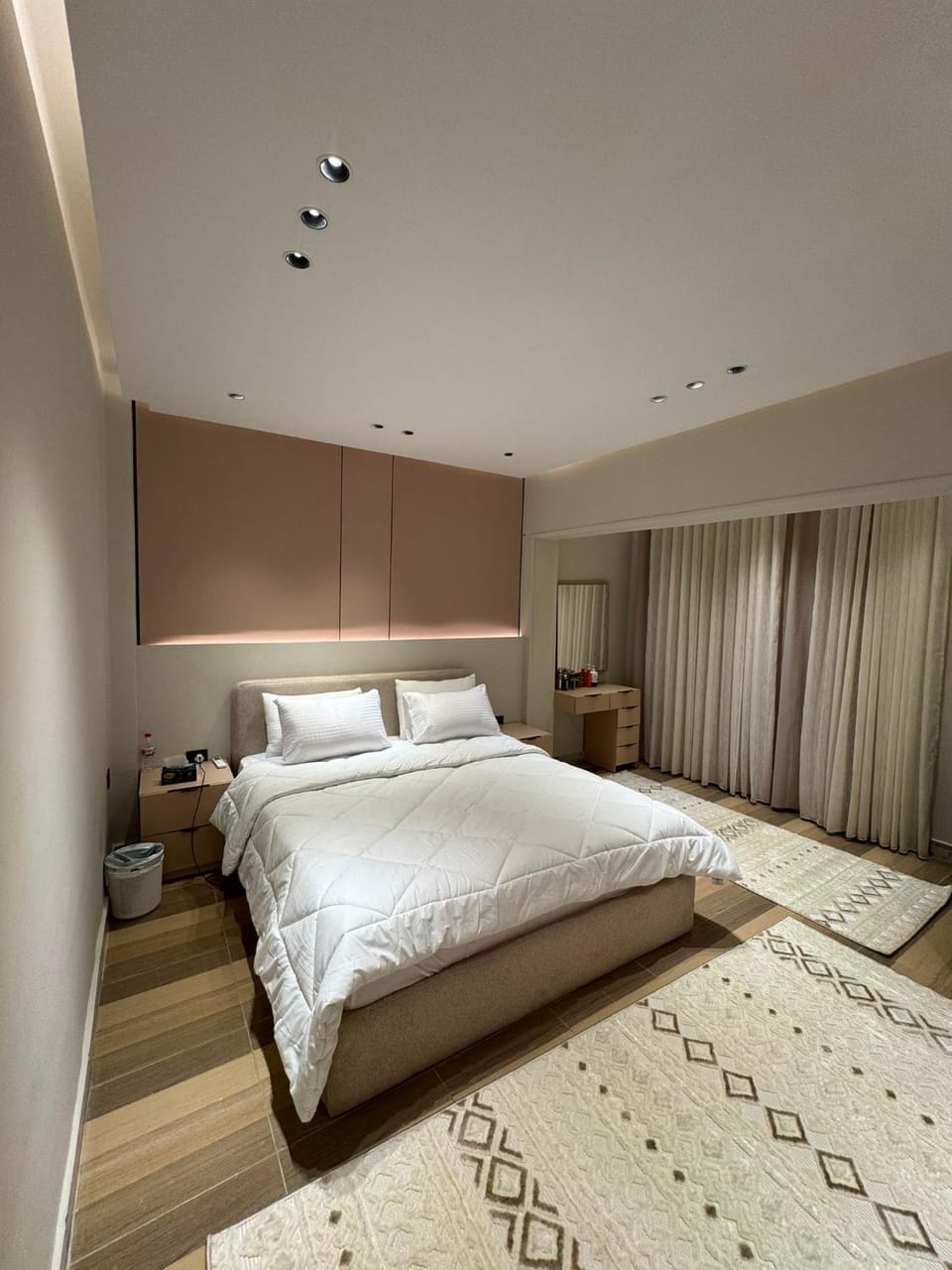 شقة فاخرة في قلب الدقي على شارع الرئيسي Apartment in Egypt