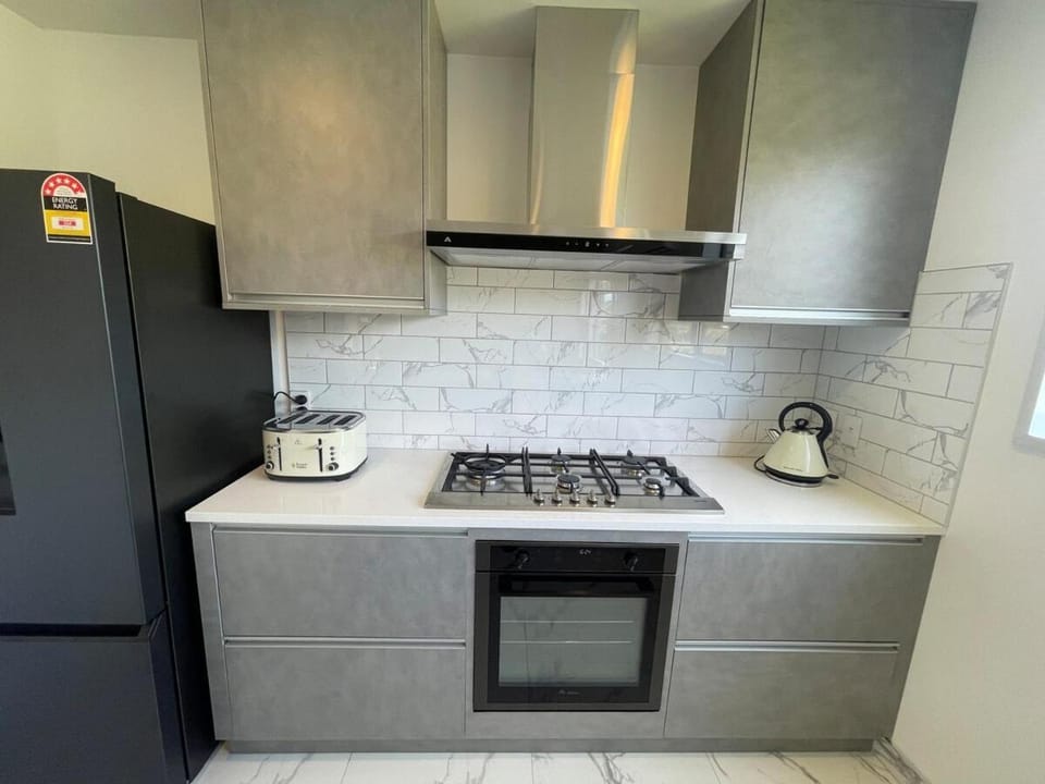 Modern 2BR by Westfield Mall & Free Parking Apartment in Christchurch