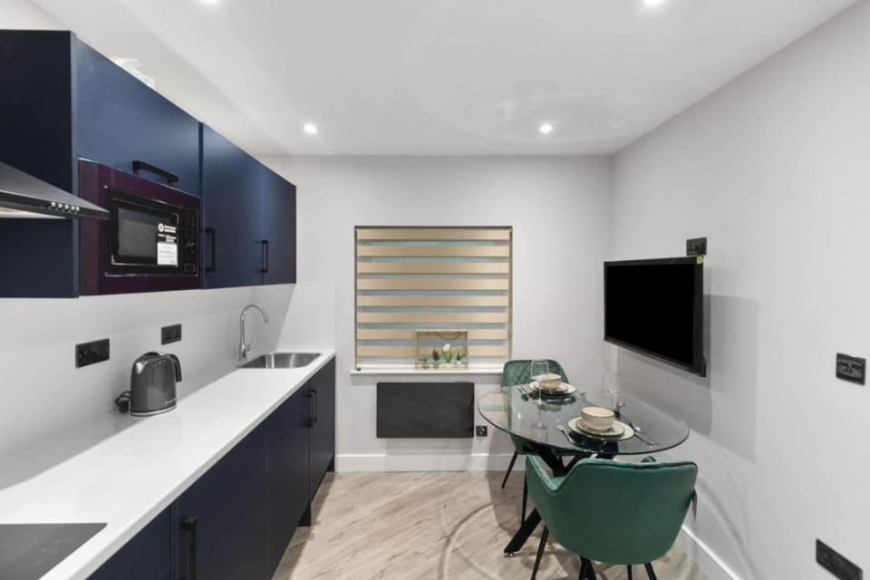 Stream lodge- Spacious Garden Flat with S.King Bed Apartment in London