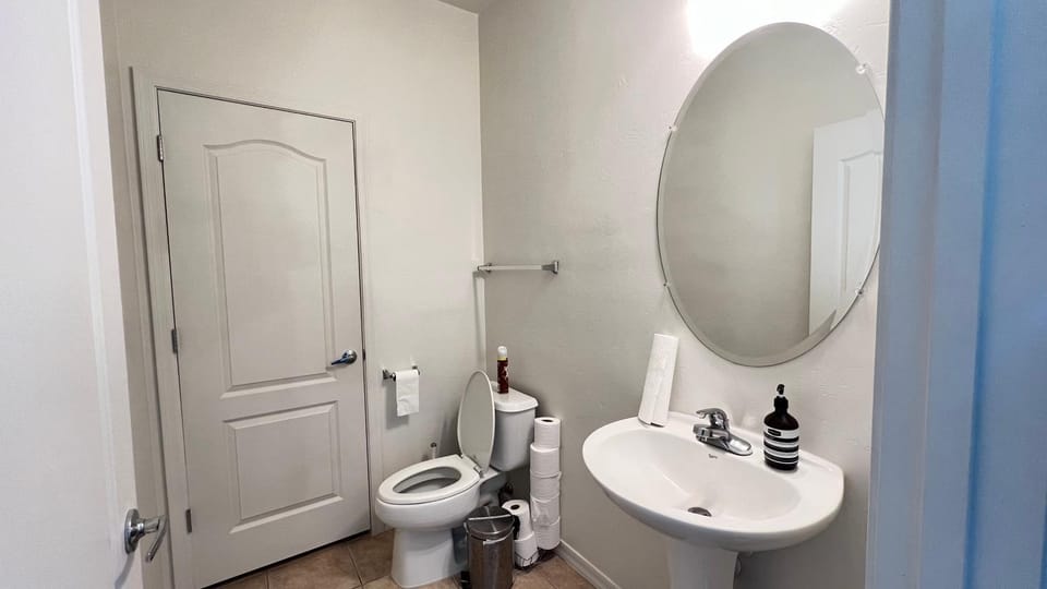Luxurious and Affordable5BR APARTMENT Vacation rental in Casas Adobes