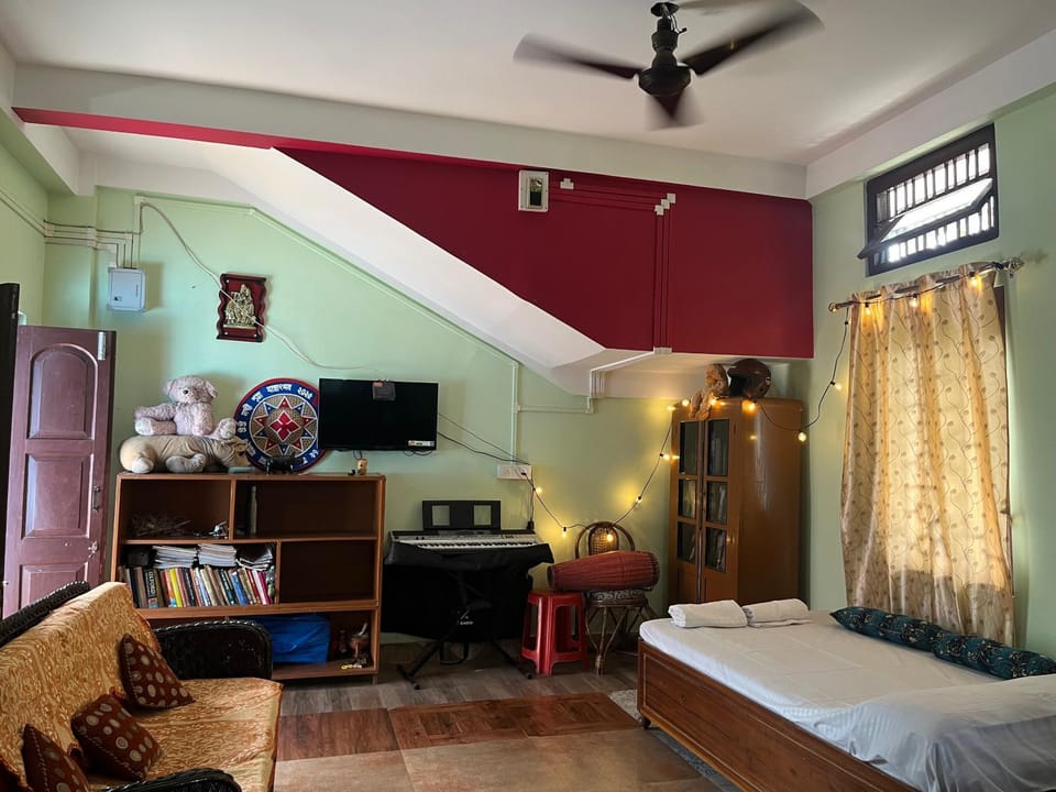 Library, Living room