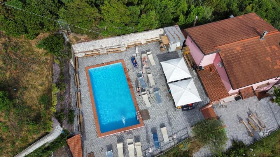 I Gelsi e i Castagni Farm Stay in Province of Massa and Carrara
