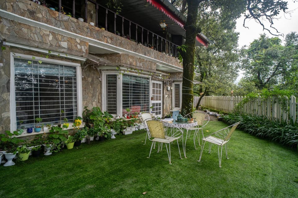 Alaya Stays Woodbury Mansion 3-BHK Villa with Naini Valley Views & Garden Near Naina Devi Temple Villa in Uttarakhand