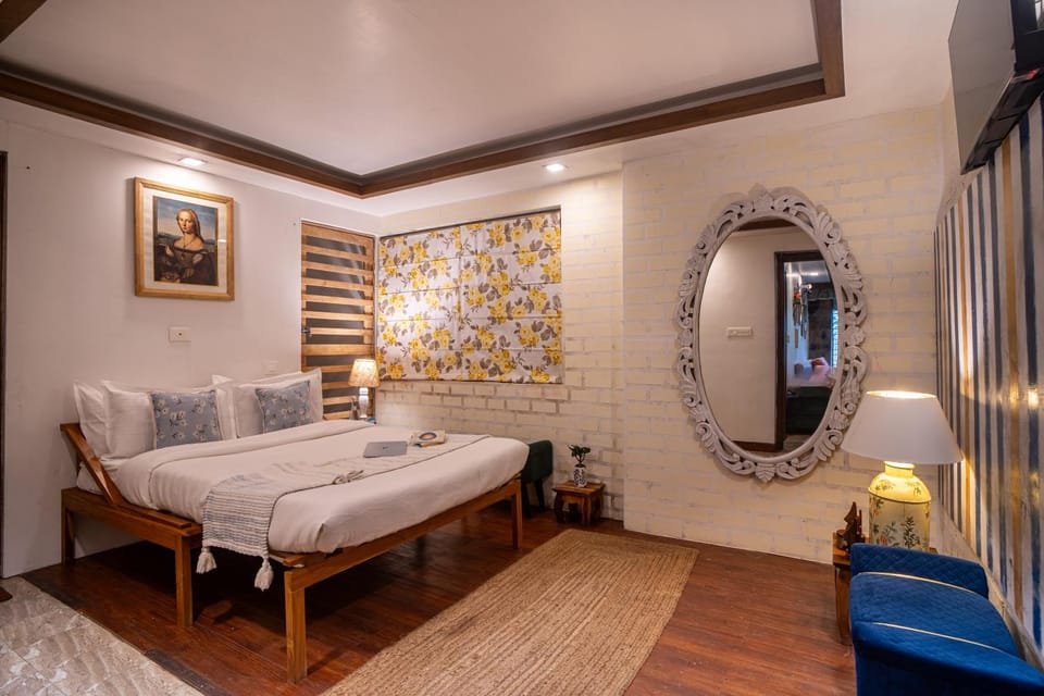 Alaya Stays Woodbury Mansion 3-BHK Villa with Naini Valley Views & Garden Near Naina Devi Temple Villa in Uttarakhand