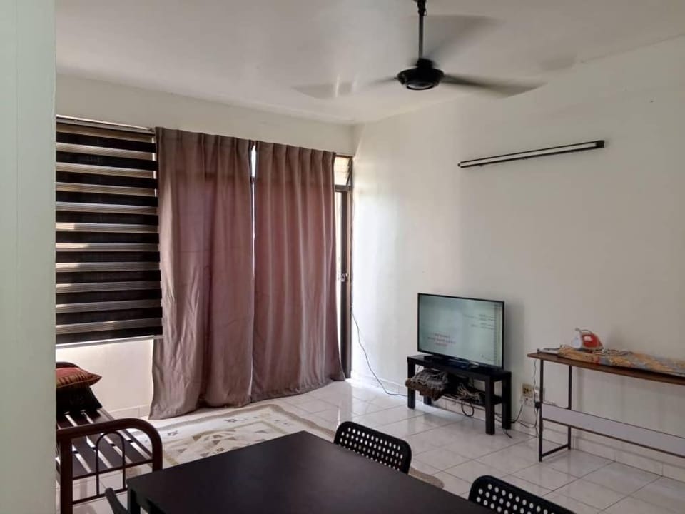 Homestay Idaman 3BR x 3 Bedroom Aircond Family Stay Apartment in Penang