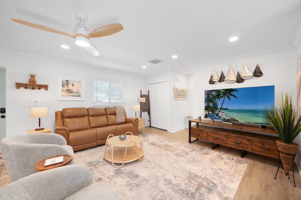 Coastal Beach Retreat House in Ilexhurst