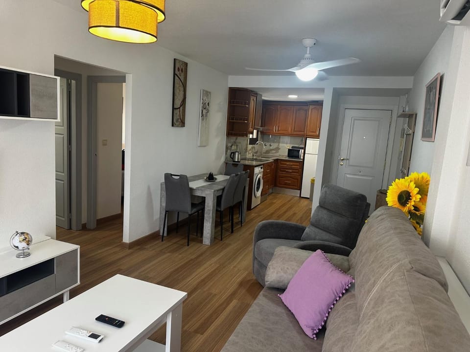 Kitchen or kitchenette, Living room, Lobby or reception, Dining area