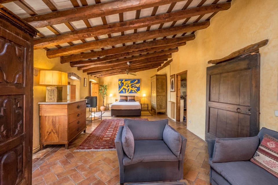 Living room, Seating area
