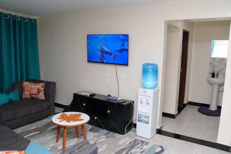 Communal lounge/ TV room