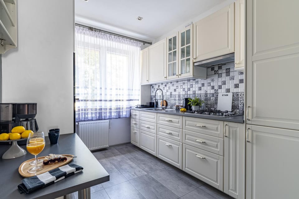 Coffee/tea facilities, Kitchen or kitchenette, stove, toaster