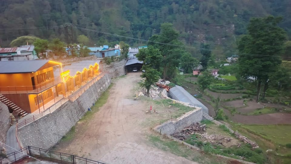 Trigun pahadi hub home stay Vacation rental in Uttarakhand