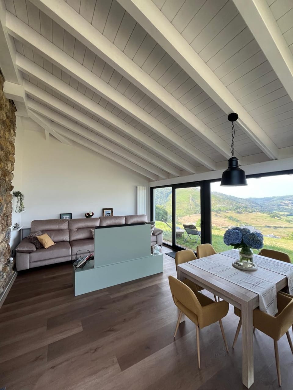 Living room, Seating area, Dining area