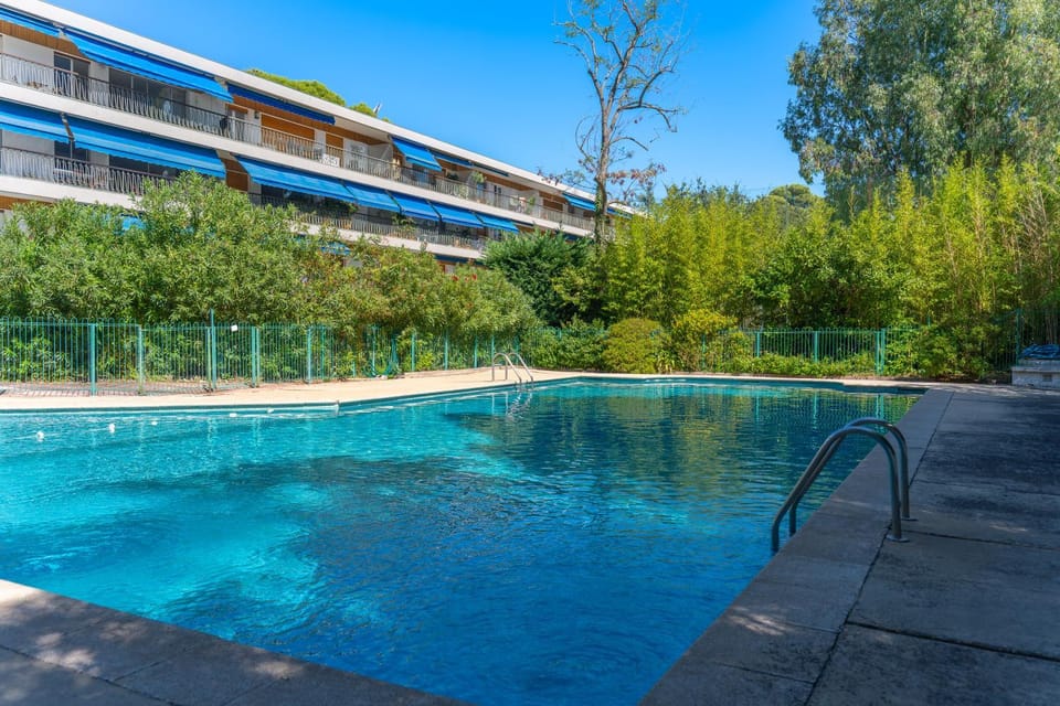 Property building, Garden view