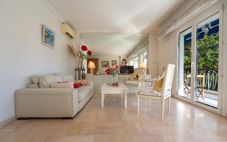 Living room, air conditioner