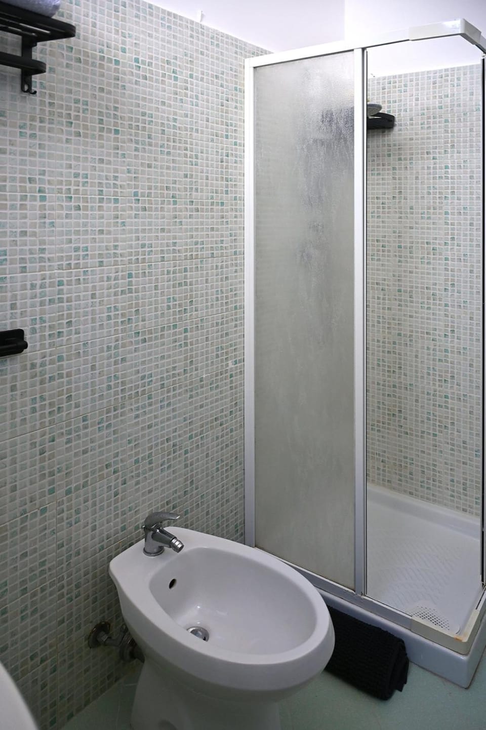Shower, Bathroom, bidet