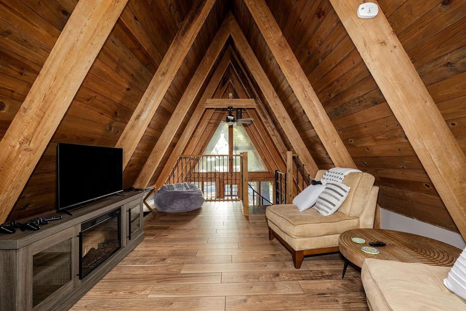Secluded Luxury Cabin with Hot Tub & Cozy Firepit Stay in Murray, Kentucky Cabin in Lake Barkley