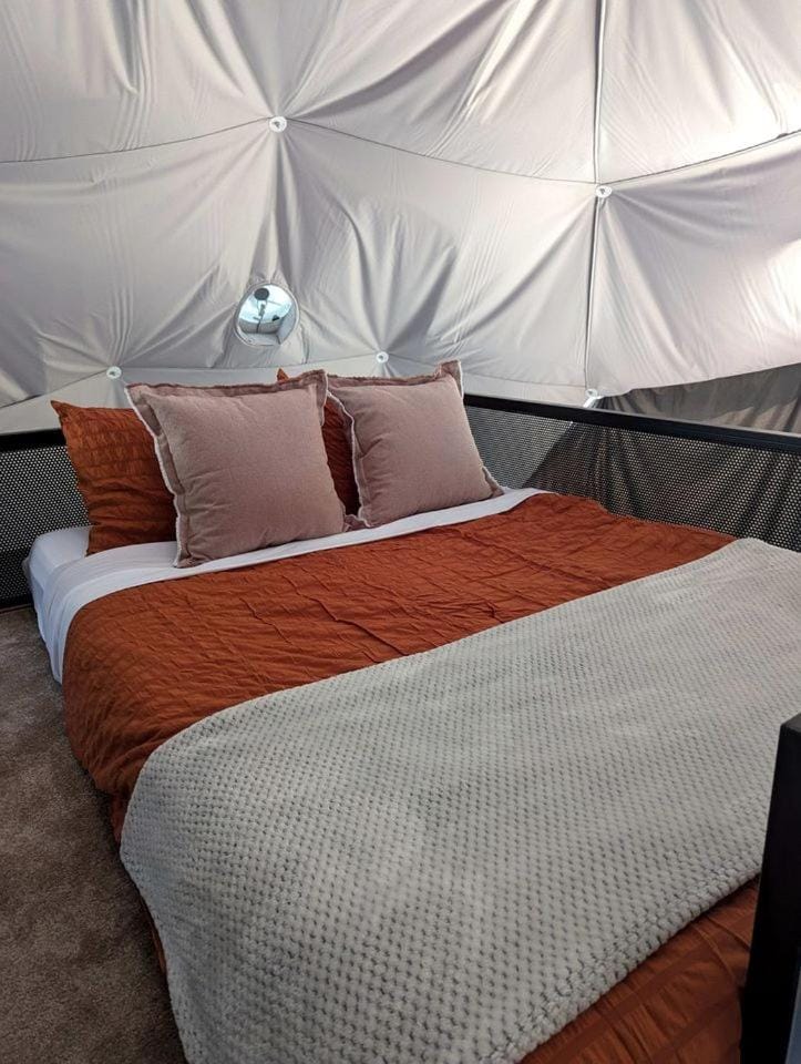 Brand New River Dome with Amazing Stargaze in Orderville, Utah Luxury tent in Glendale