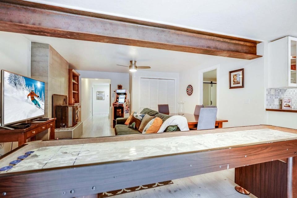 Luxurious Mountain Retreat with Hot Tub & Game Room near Downtown Breckenridge, Colorado House in Breckenridge