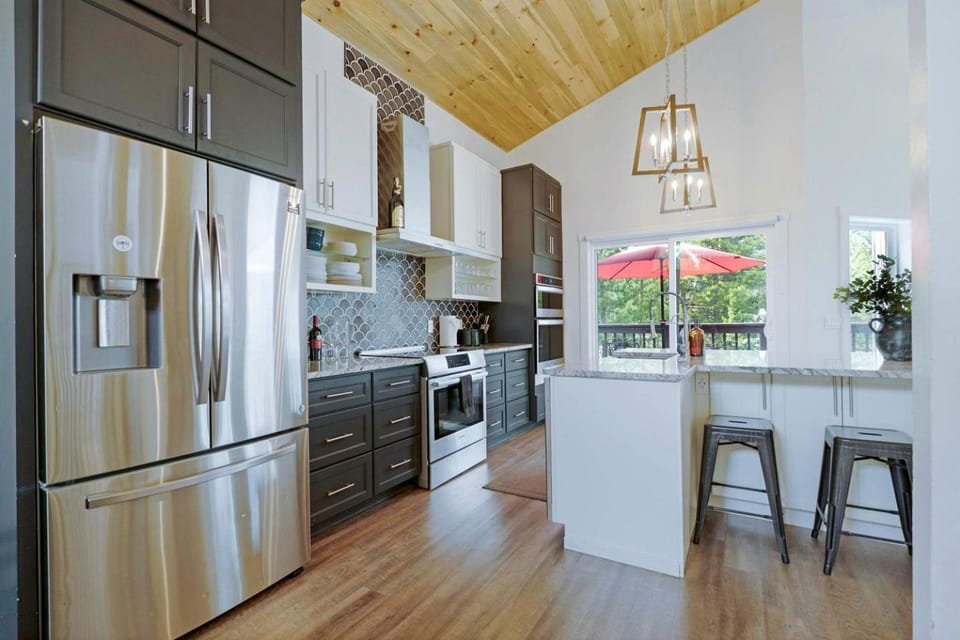 Luxurious Mountain Retreat with Hot Tub & Game Room near Downtown Breckenridge, Colorado House in Breckenridge