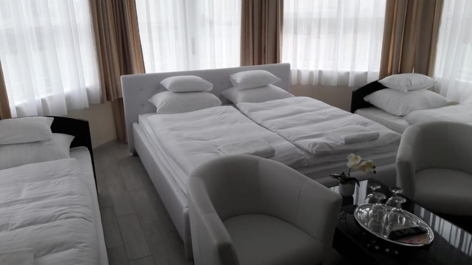 Kemence Csárda és Szálloda Hotel in Slovakia