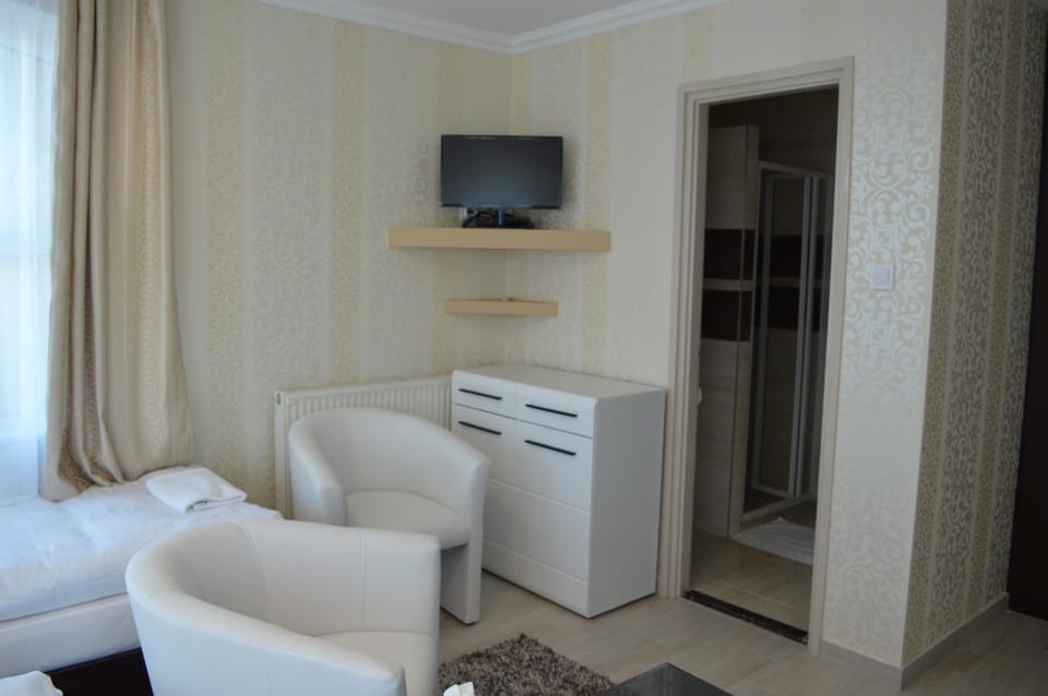Kemence Csárda és Szálloda Hotel in Slovakia