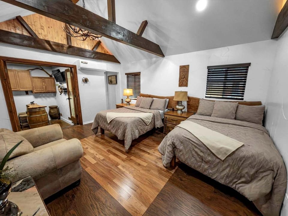 Cozy Mountain Cabin Retreat with Outdoor Fun & Relaxing Scenic Escape in Big Bear Lake, California Cabin in Big Bear
