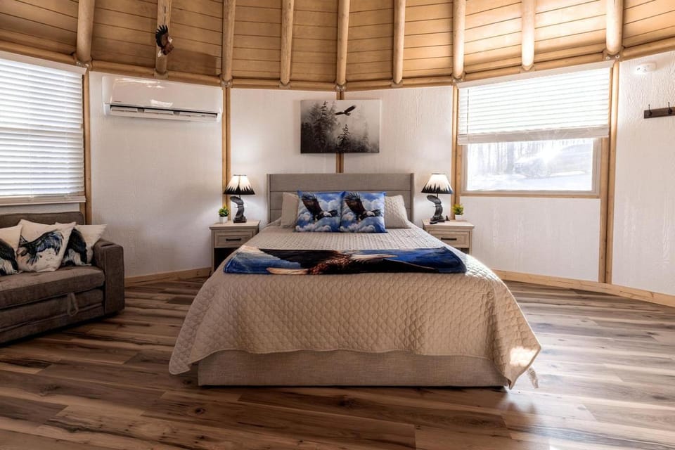 Cozy Yurt Hideaway with Tranquil Forest Surroundings in Murray, Kentucky Luxury tent in Lake Barkley