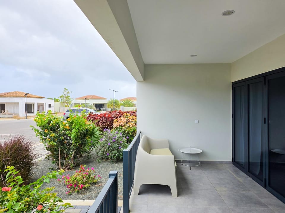 Patio, Day, Garden, Balcony/Terrace, Garden view