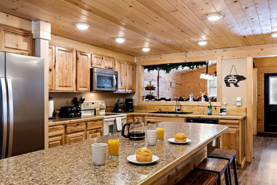Scenic Island Park Cabin with Hot Tub & Golf Near Henrys Fork, Idaho Cabin in Island Park