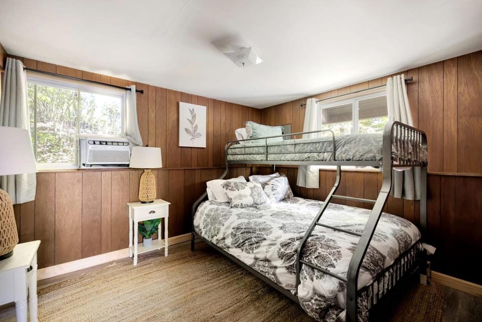 Quiet and Dog-Friendly Cabin with Hot Tub, Fire Pit, Grill, Playset and Amazing Views of Shenandoah Valley - Fun for the Entire Family in Basye, VA Cabin in Basye