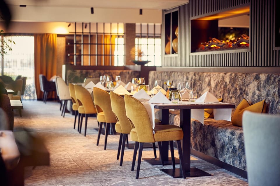 Restaurant/places to eat, Food and drinks, Food