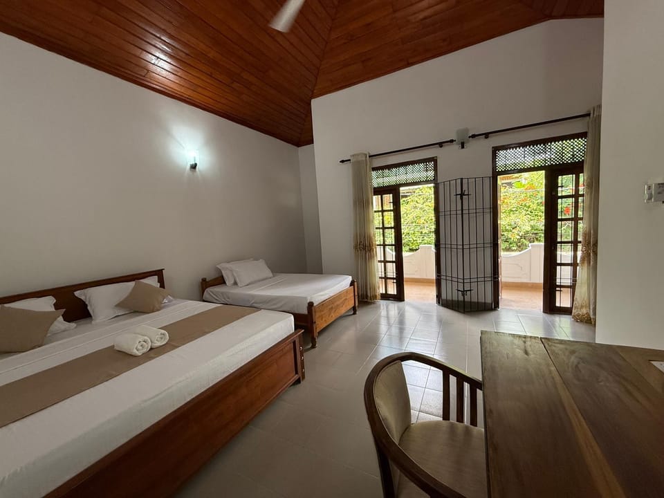 Photo of the whole room, Bedroom, towels