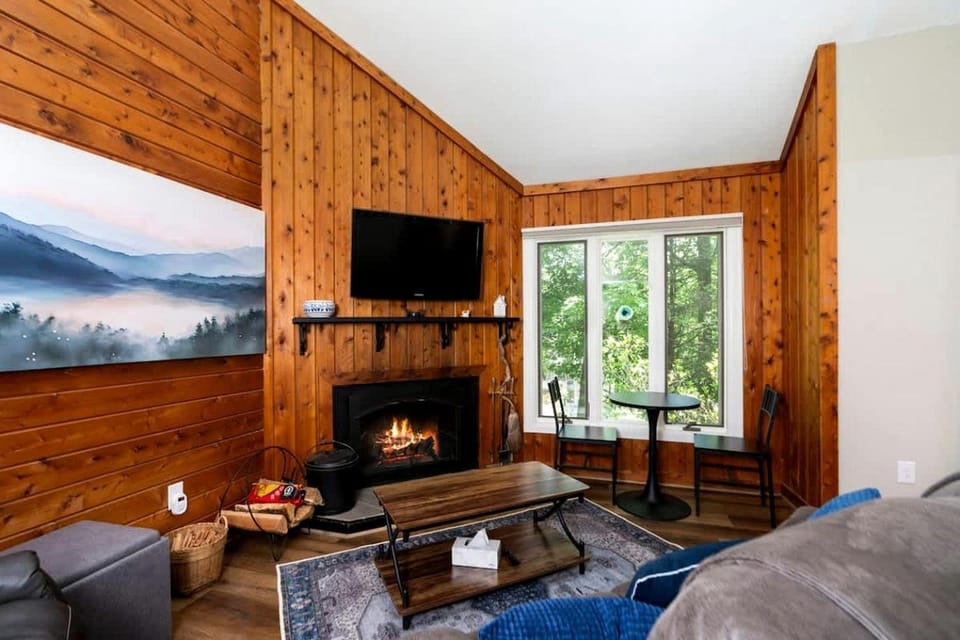 Mountain Getaway Near Lifts Shops and Dining in Wintergreen Virginia House in Massies Mill