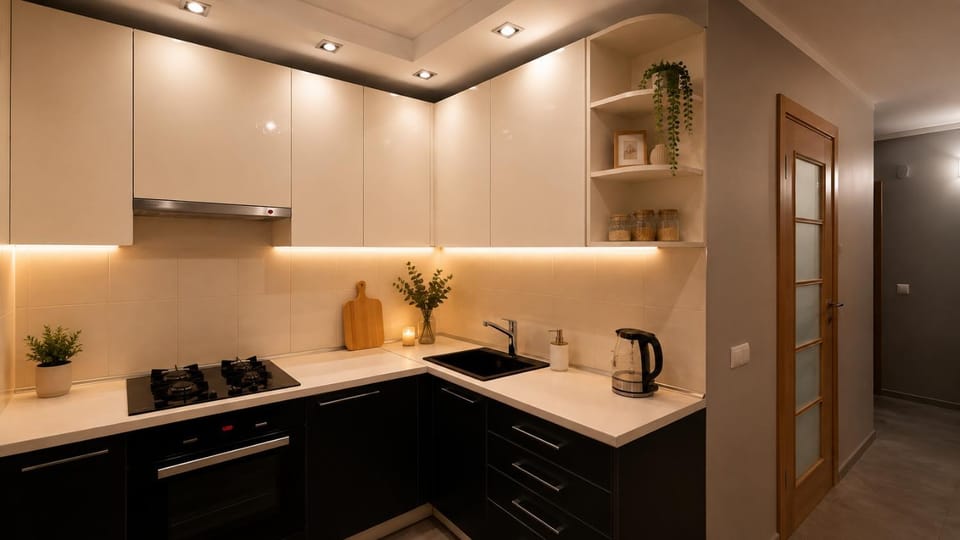 Coffee/tea facilities, Kitchen or kitchenette, stove