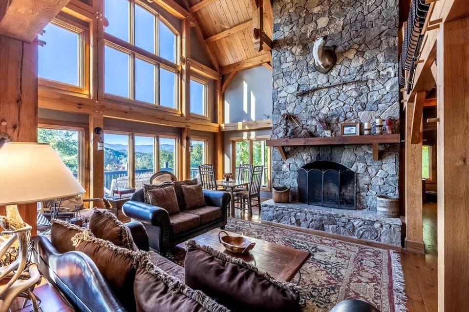 Luxury Timber Frame Cabin with Lake Views & Private Trails near Fontana Lake and Bryson City, NC Cabin in Fontana Lake