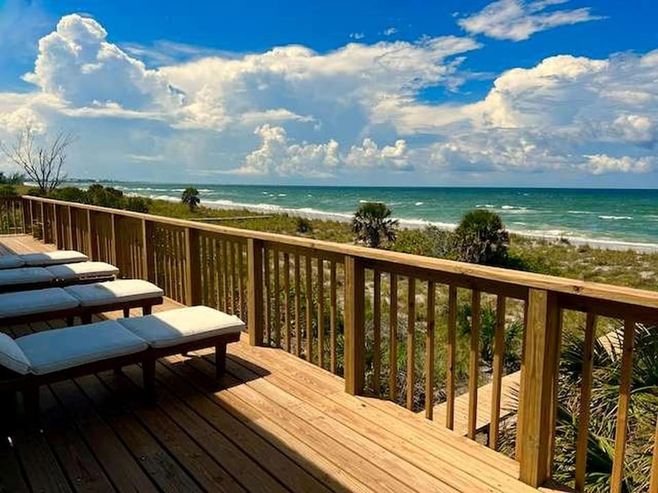 Spacious Beachfront House with Panoramic Gulf Views on Little Gasparilla Island, Florida House in Little Gasparilla