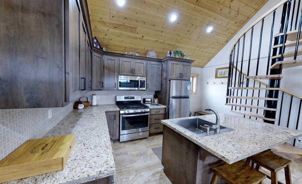 Charming Cabin with Private River Access & Firepit in Ashton, Idaho Cabin in Idaho