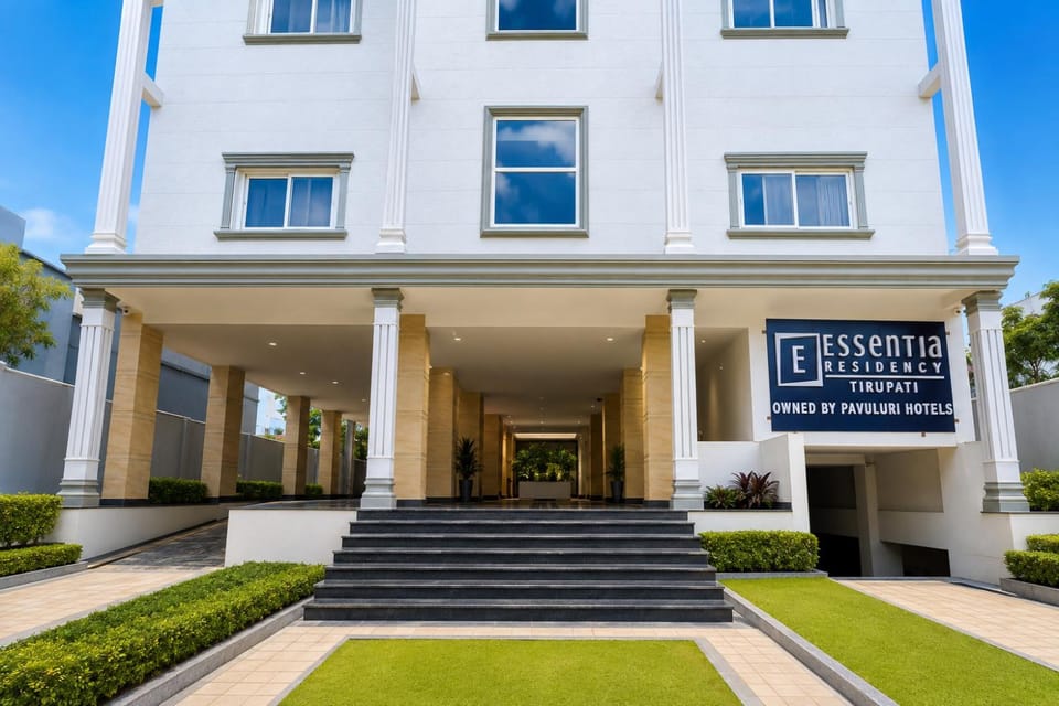 Facade/entrance