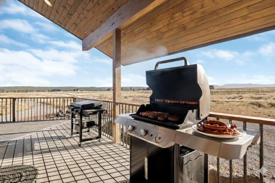 Charming Mountain Home with Hot Tub & Fire Pit Escape in Island Park, Idaho House in Idaho