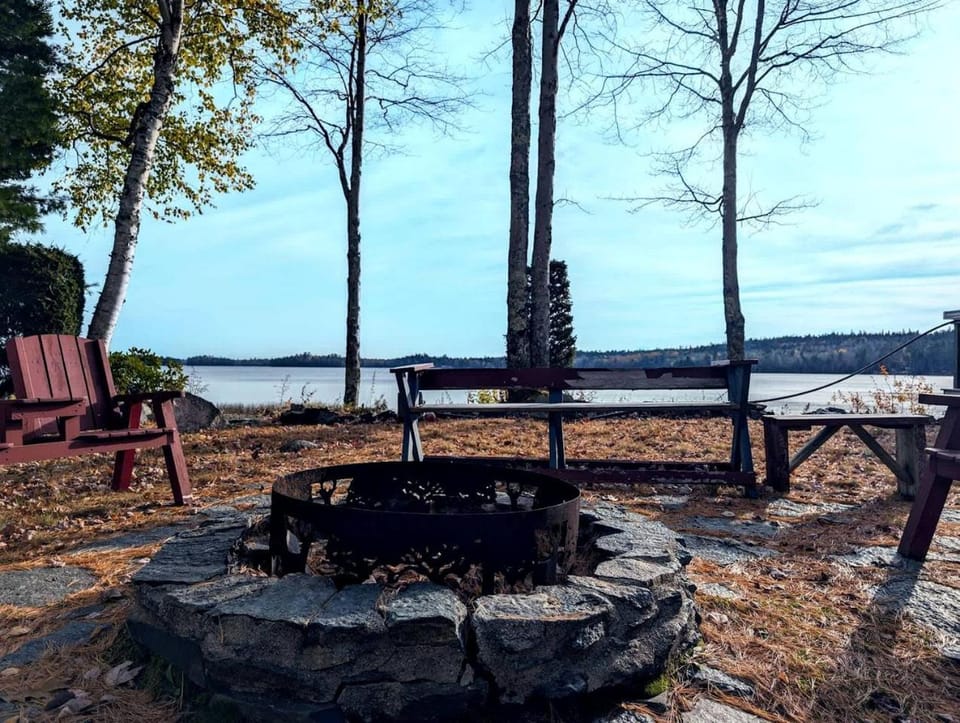 Family and Dog Friendly Lakefront Cabin in Maine near Tidal Falls and Kisma Preserve Cabin in Sullivan