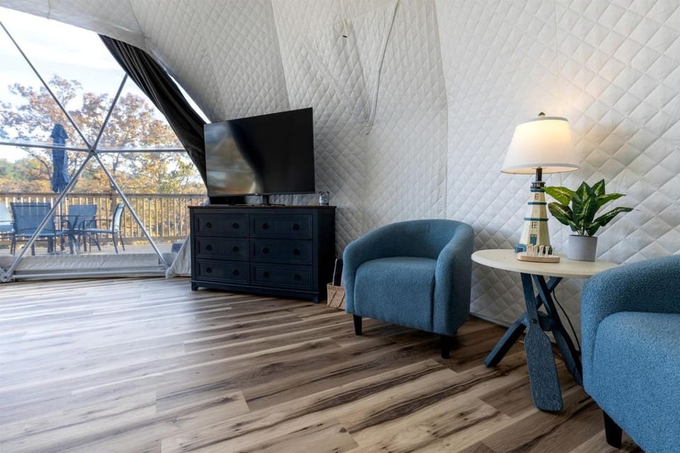 Unique Geodesic Dome with Private Dock & Hot Tub in Murray, Kentucky Luxury tent in Lake Barkley