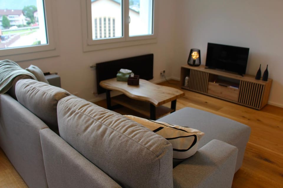 TV and multimedia, Seating area