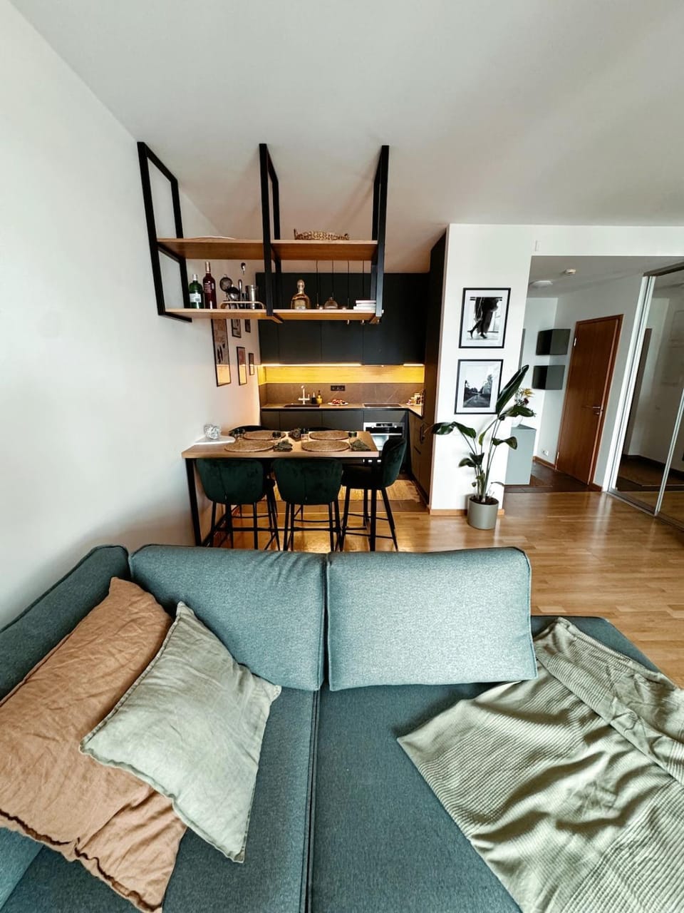 Living room, Seating area, Dining area