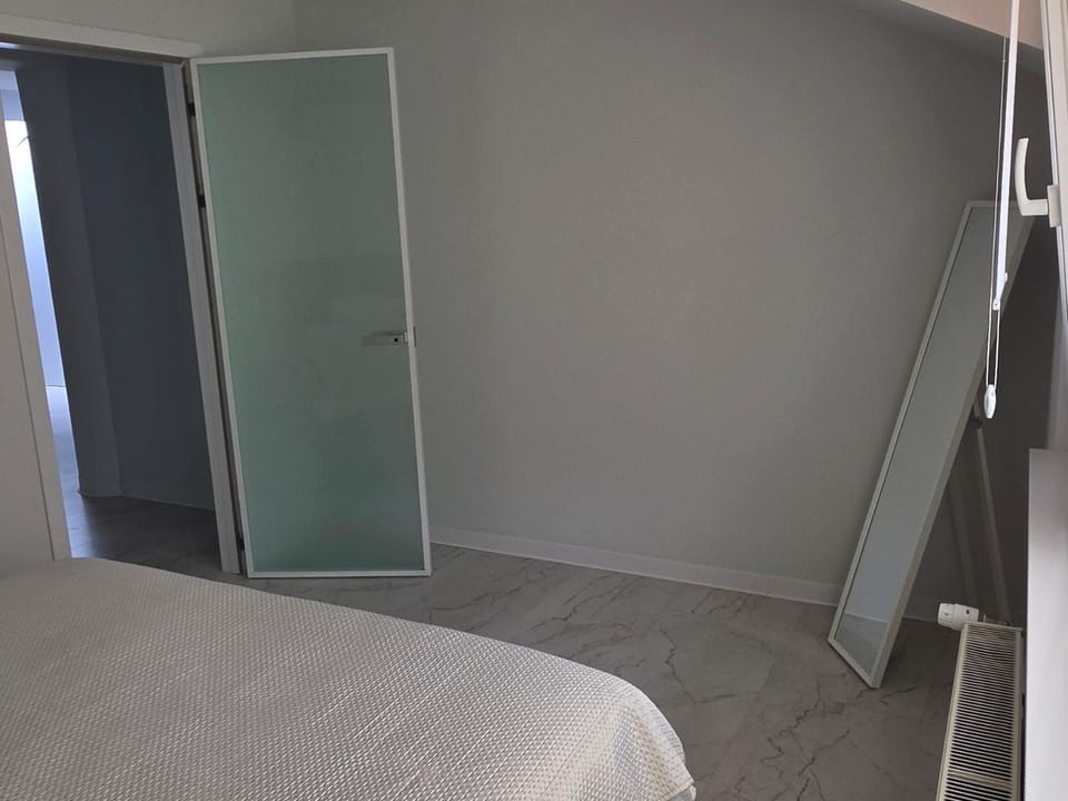 Apartament cu o cameră matrimonială si cameră de zi Vacation rental in Bucharest