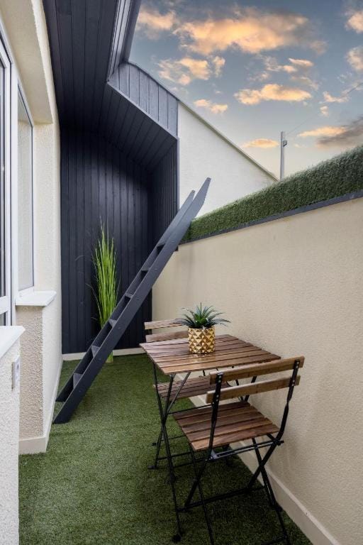 Exclusive Duplex Residence with Balcony on Elisabeth St' Apartment in Budapest