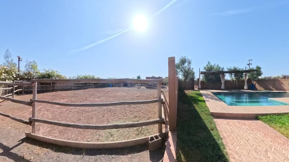 Peaceful oasis and private ranch with pool House in Marrakesh-Safi