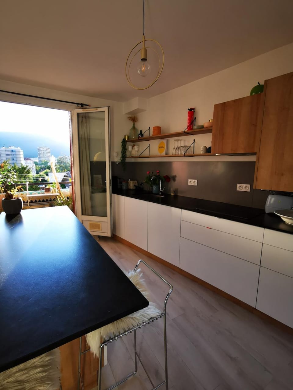 Appartement lumineux - Vue montagnes - Tram 3 minutes Apartment in Grenoble