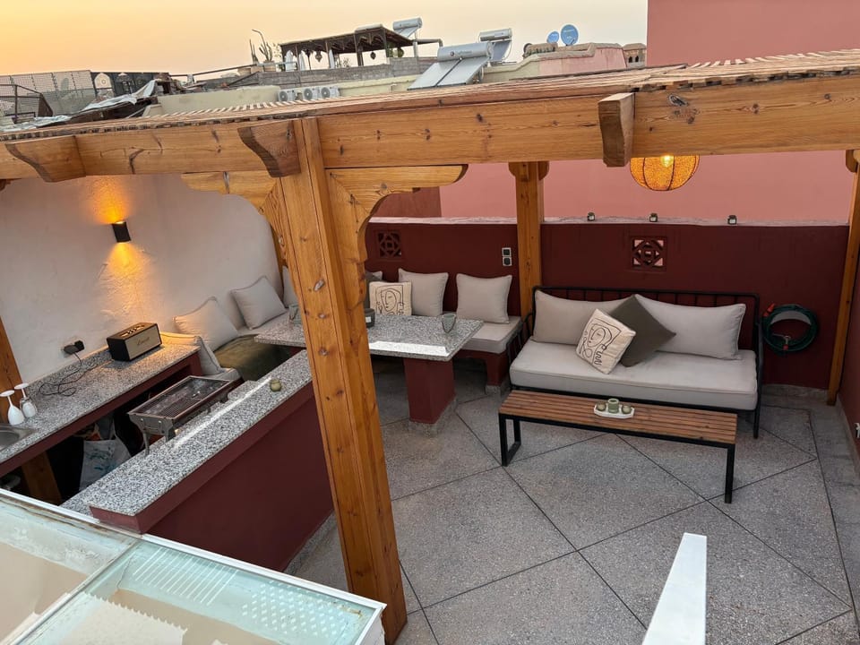Patio, Living room