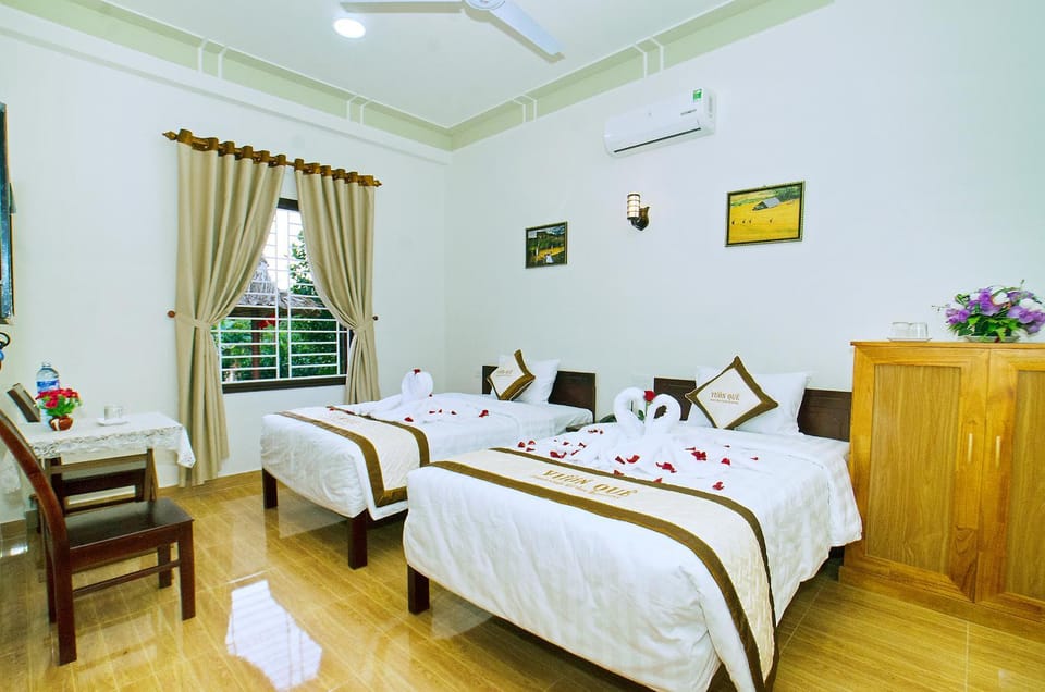 Photo of the whole room, Bedroom, Garden view