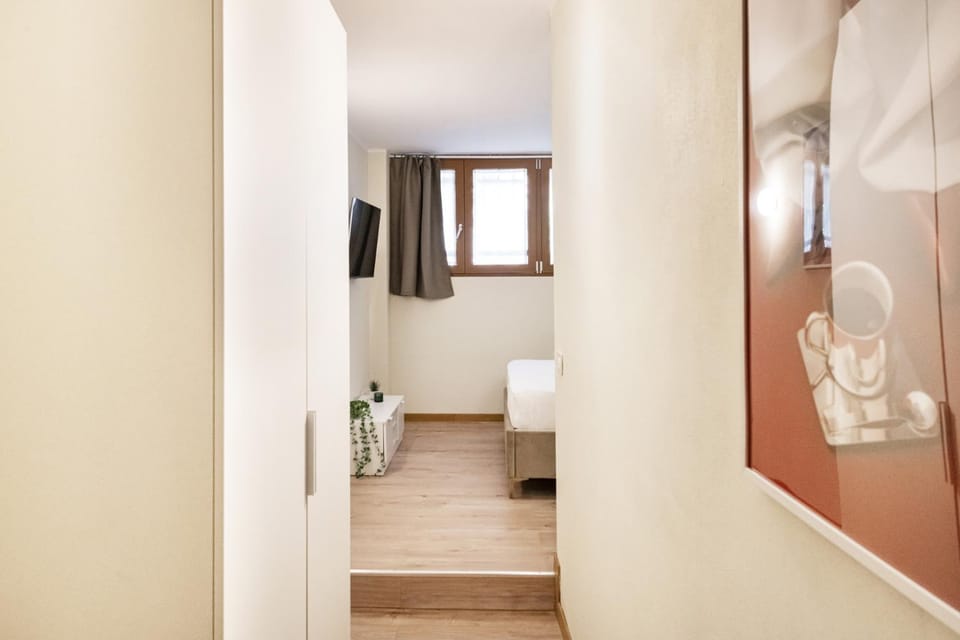 Easylife - Milano - Bocconi Apartments Bed and Breakfast in Milan
